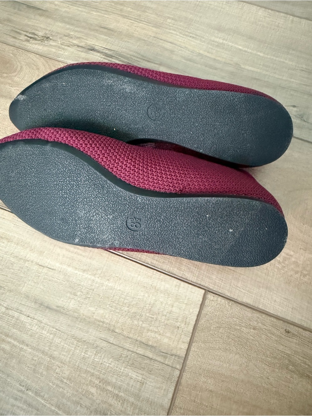 A New Day brand knit flats in a pointed toe style-burgundy color Size 8.5 - Picture 4 of 5